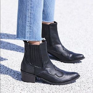 Coconuts by Matisse Booties